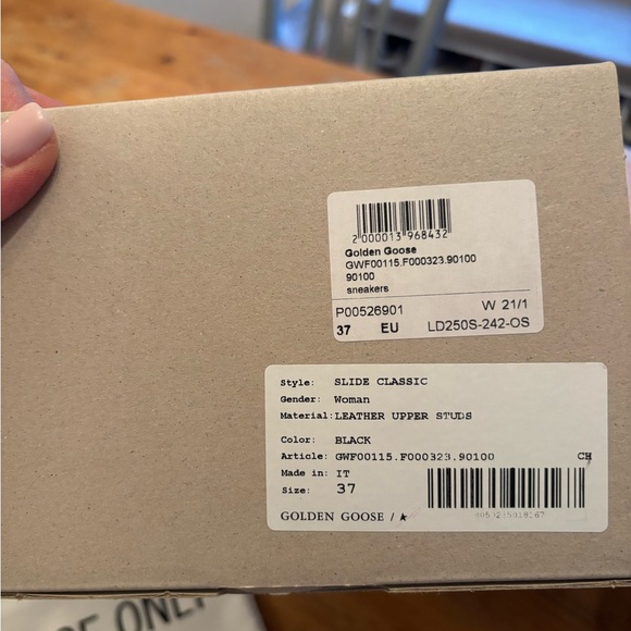 Golden Goose
Women's Slide Classic Leather Sneakers, Size 7, worn twice. - Picture 12 of 16